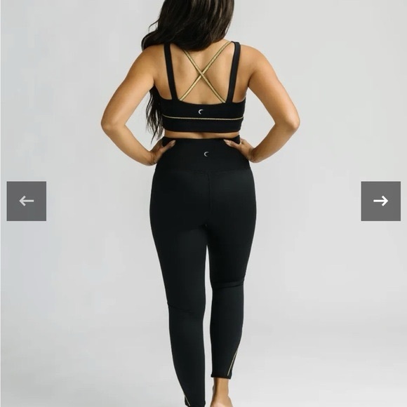 Zyia Set - Black Gilded Light n Tight Set (Bra (large) and Leggings (6-8)) - Picture 2 of 11